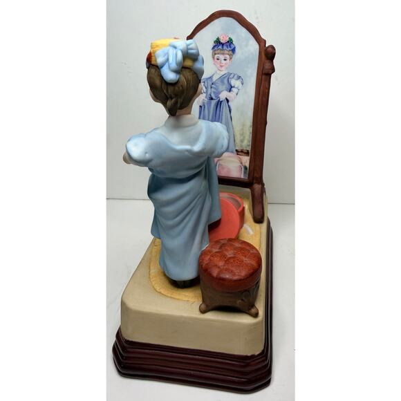 VTG Norman Rockwell Figurine Music Box "Almost Grown Up" 1986 Museum Collection - Picture 3 of 7